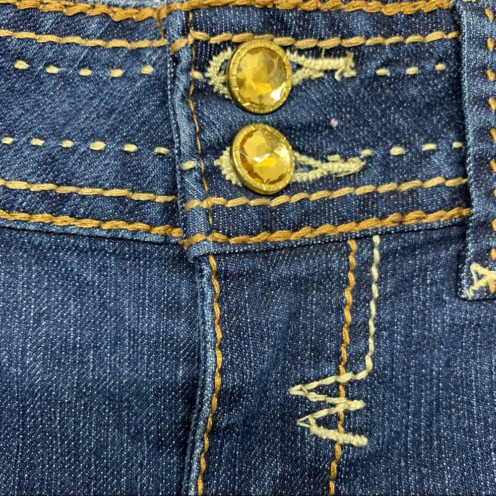 TWENTY-ONE BLACK Jeans by Rue21 Gem Distressed denim - Picture 5 of 13